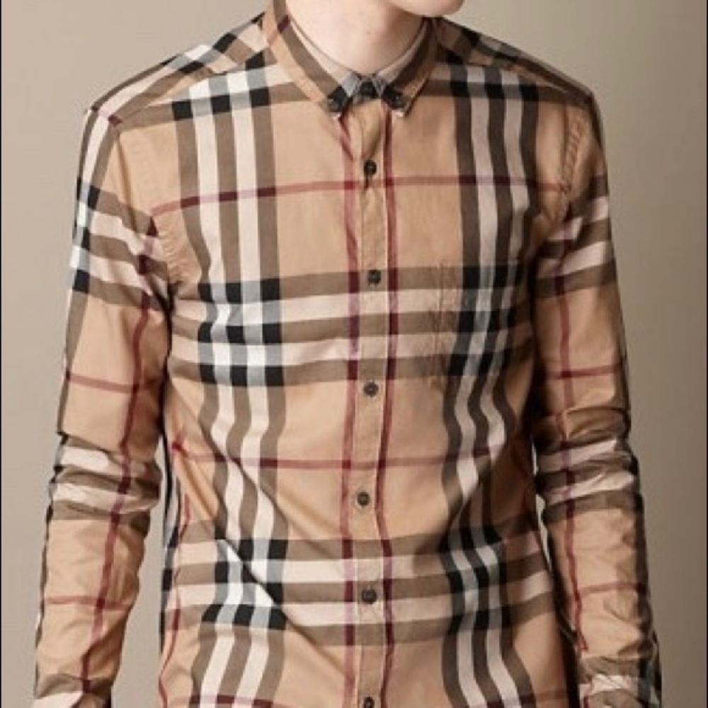 Burberry Button Down 👔
